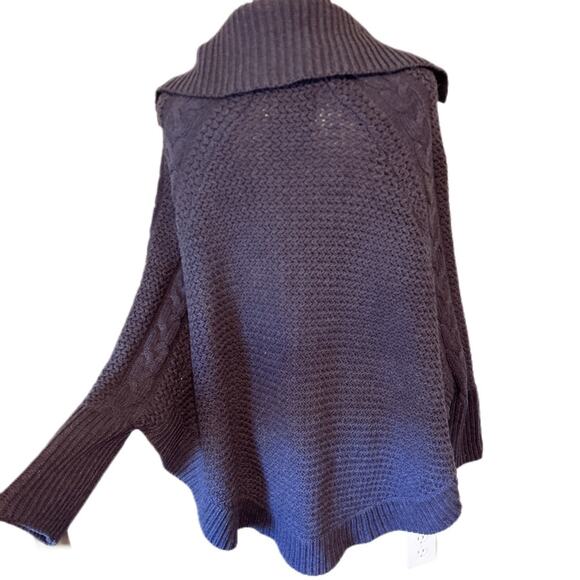 UGG Poncho Shrug Size XS & Small Blue Cable Knit Cape Sweater Missing Button - Picture 6 of 10